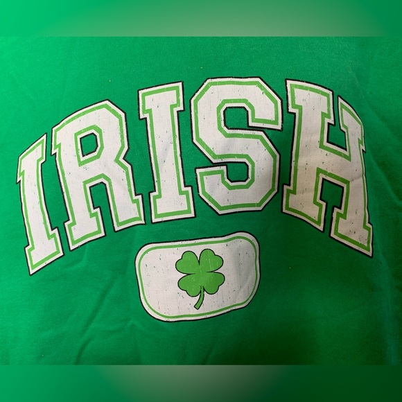 Green Unisex Irish Print Comfy Crew Neck Sweatshirt XL NWOT - Picture 2 of 11